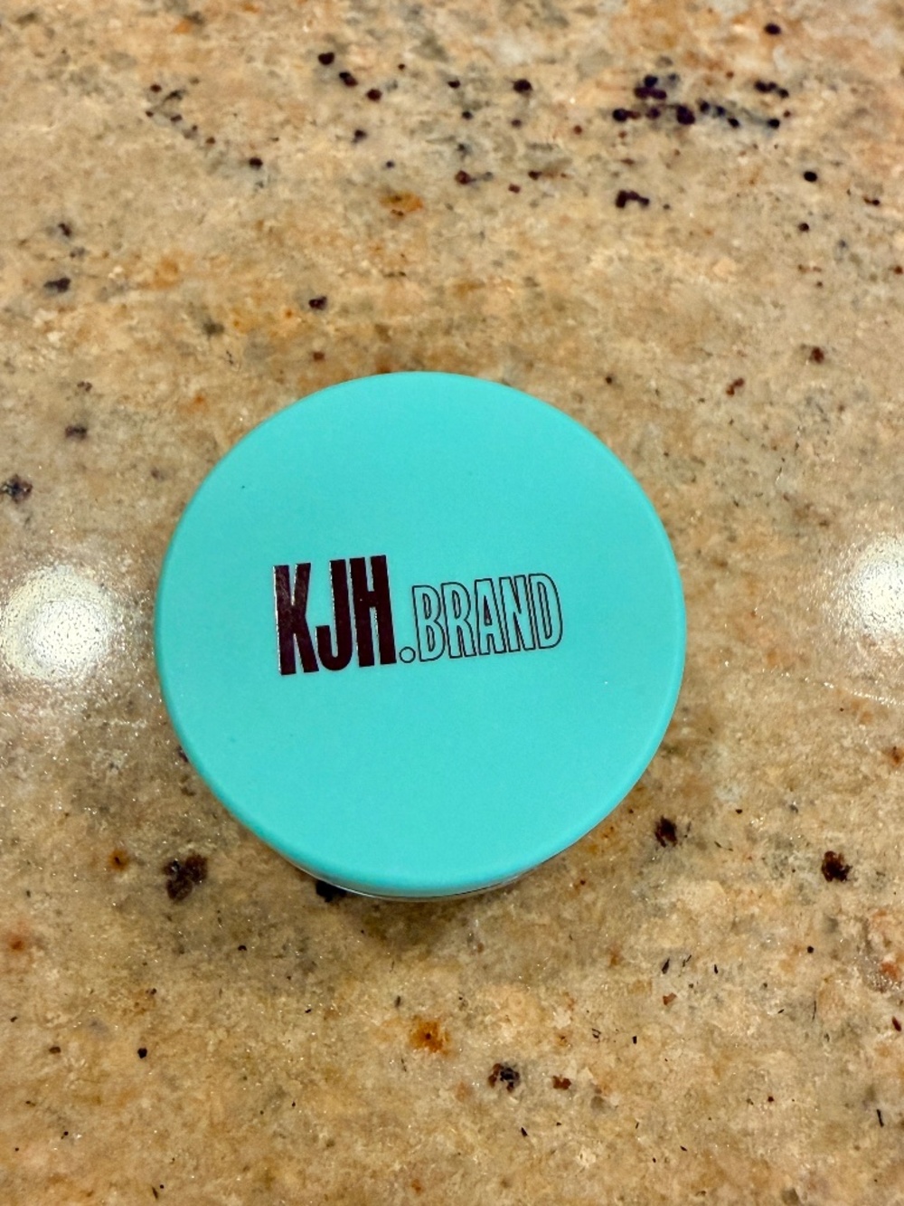 KJH Brand Hyper Shine Lite Pigment in Lite Gold